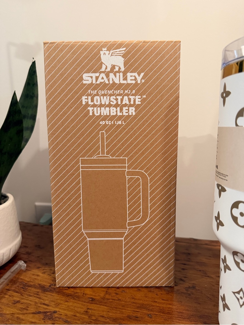 Stanley White 40oz Tumbler with Gold Monogram Logo Accents NWT - Picture 4 of 8